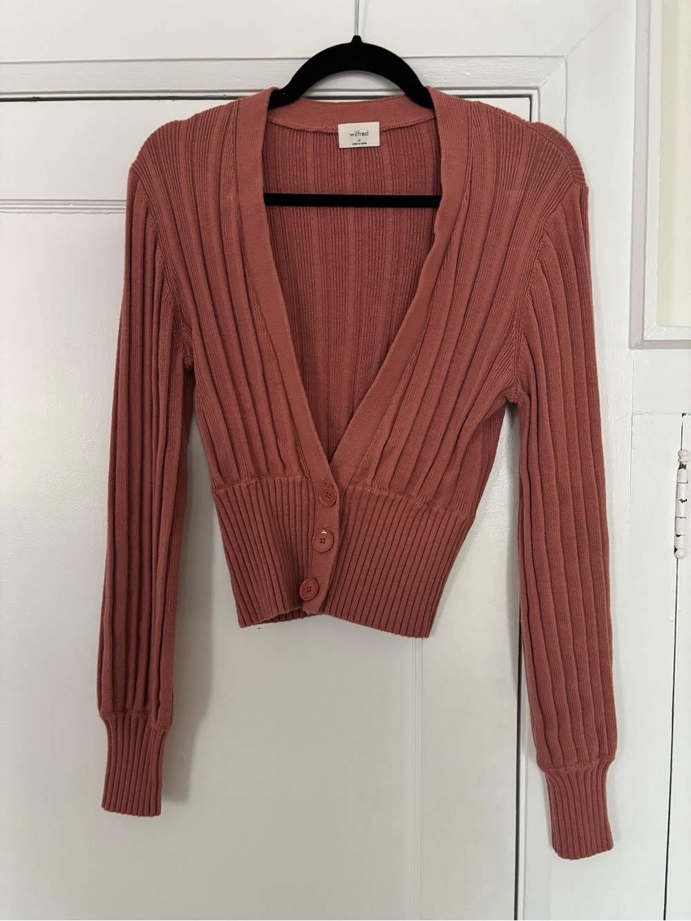 Wilfred Cropped Ribbed V-Neck Cardigan in Rusty Rose